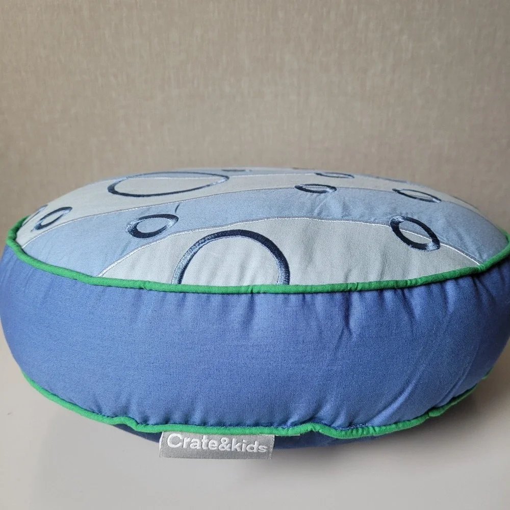 Crate & Kids Solar System Adventure Bedding Set 2 Shams/ 2 Themed Pillows Space